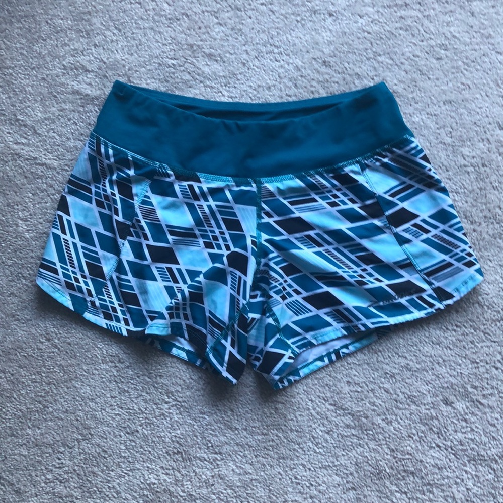 Brooks 5” Chaser running shorts Small